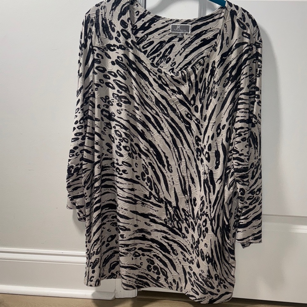 JM Collection Black and White Animal Print Blouse
